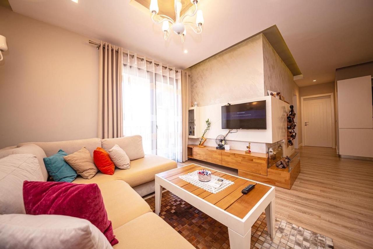 Milestone Deluxe Apartment Tiran Dış mekan fotoğraf