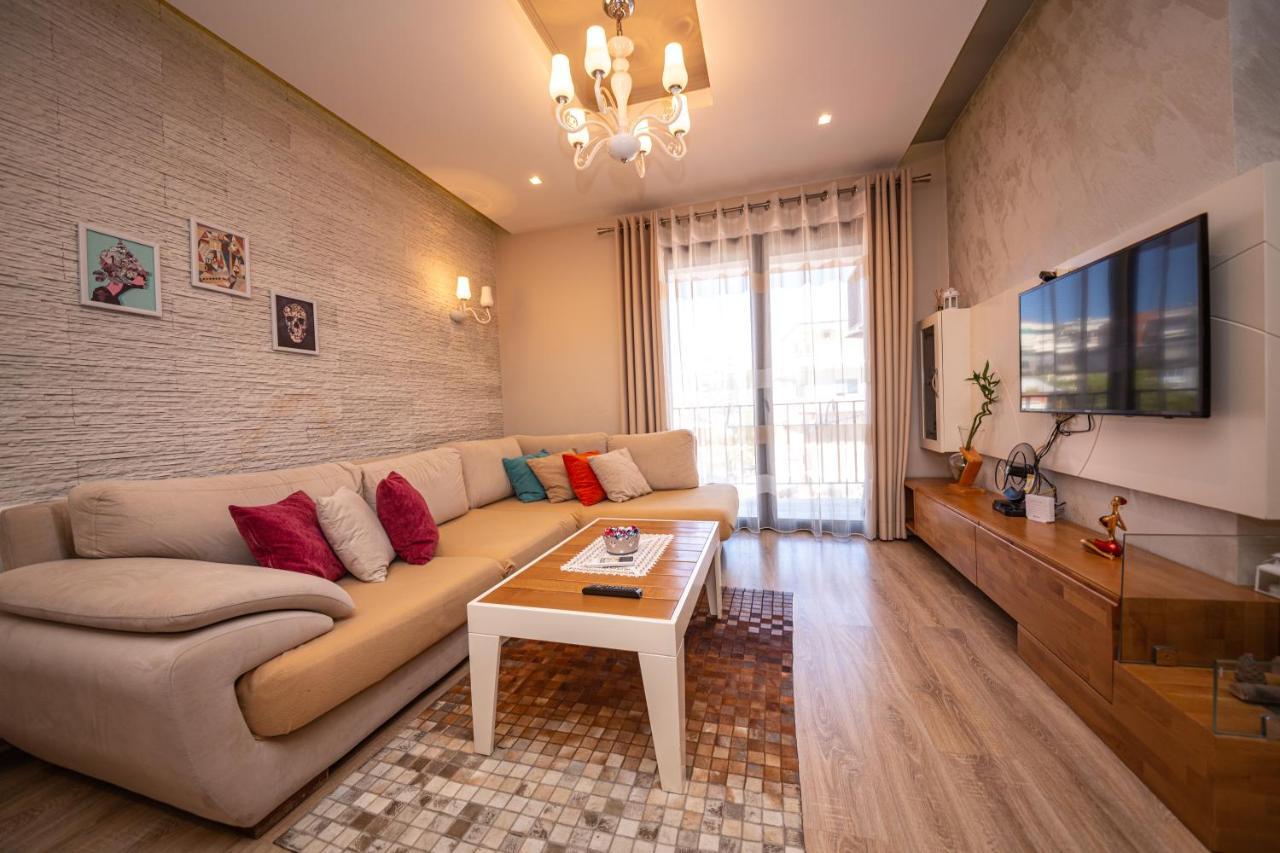 Milestone Deluxe Apartment Tiran Dış mekan fotoğraf