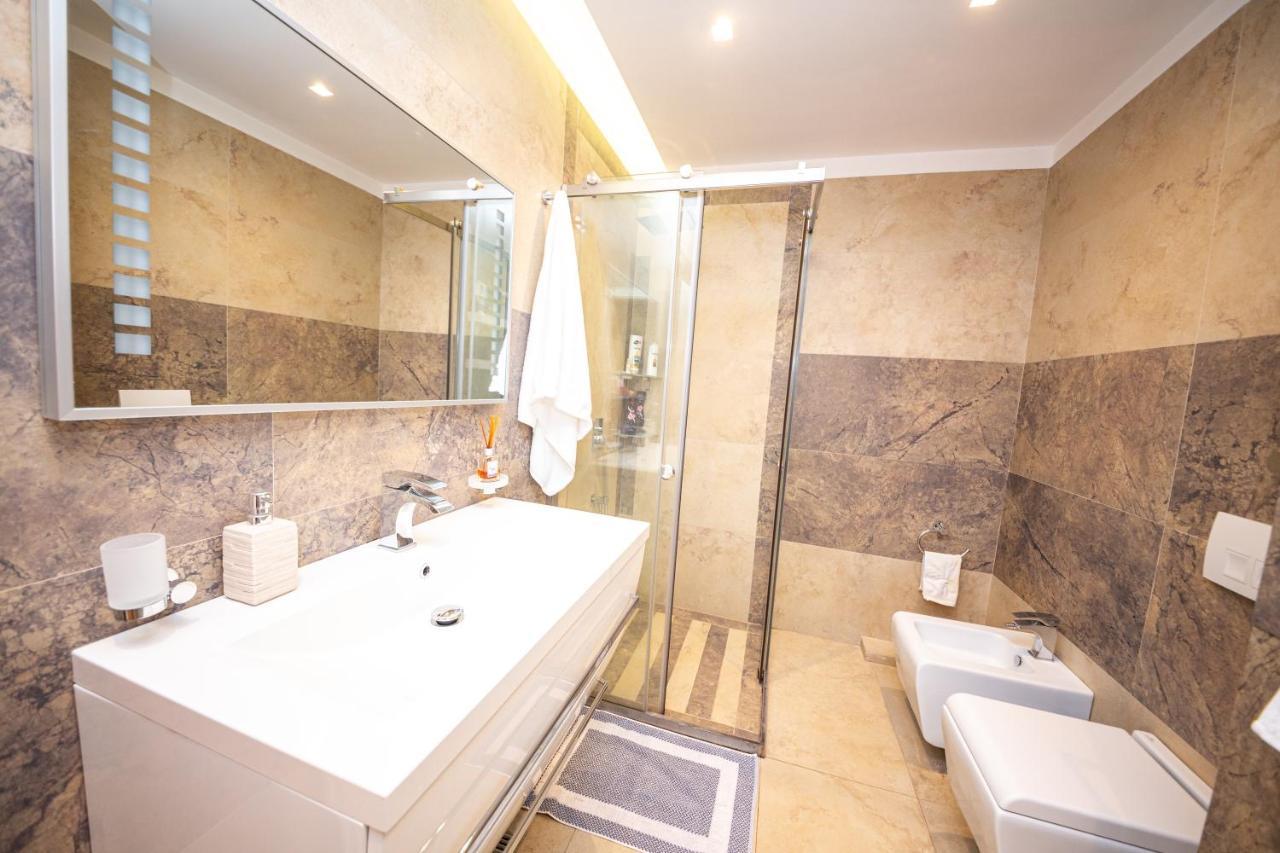 Milestone Deluxe Apartment Tiran Dış mekan fotoğraf